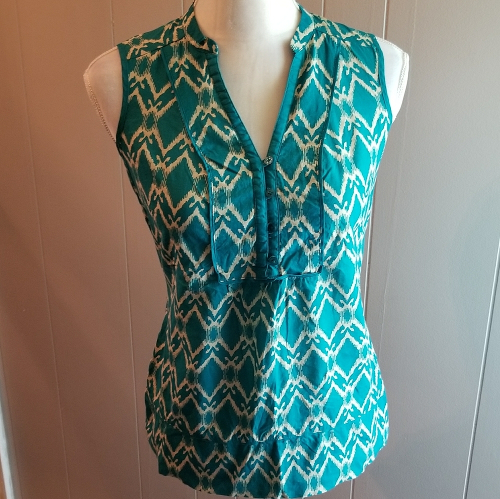 Pretty sleeveless st John's bay top